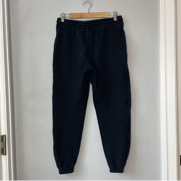 Tna Cozy Fleece Boyfriend Sweatpants in Black - Picture 4 of 13